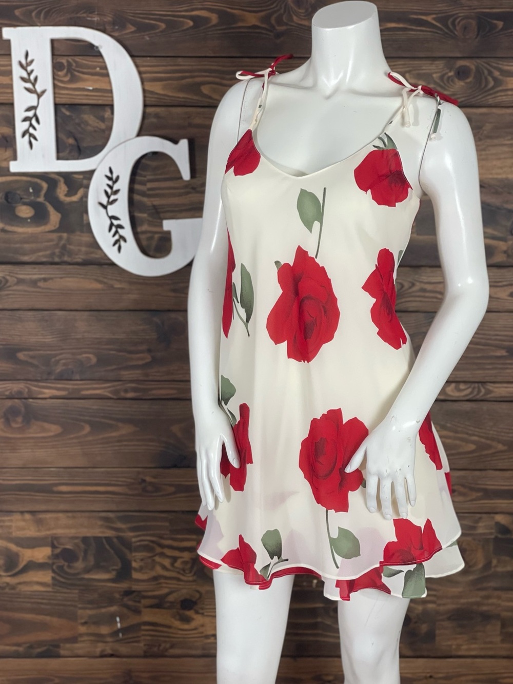 A's Fashion | Vintage Ivory Floral Tie-Shoulder Layered Slip Dress Red Roses - Picture 2 of 5